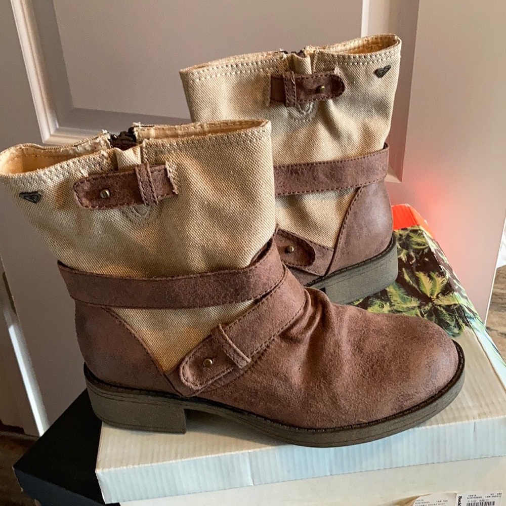 NWT Roxy Stormi Short Boots